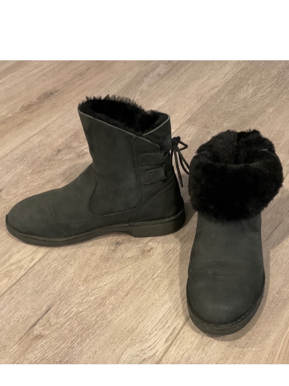 UGG Naiyah Black Suede Boot Size 6.5 EUC